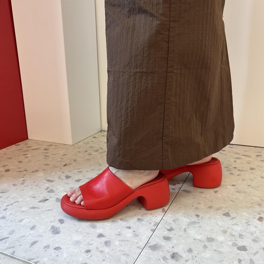 Thelma Sandal